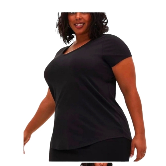 Torrid Classic Fit V-Neck Tee Poly/Cotton Shirts Sizes 3 & 4 EUC - Picture 1 of 14